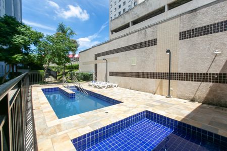 Apartamento para alugar com 48m², 2 quartos e 1 vaga Apartamento para alugar com 48m², 2 quartos e 1 vagaÁrea comum - Piscina