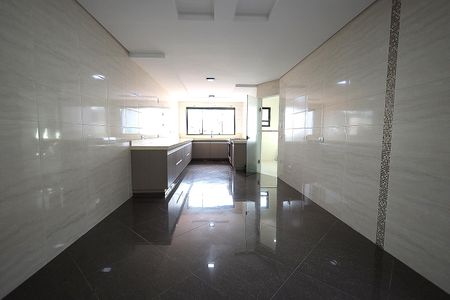 Casa à venda com 310m², 3 quartos e 6 vagas Casa à venda com 310m², 3 quartos e 6 vagasCozinha