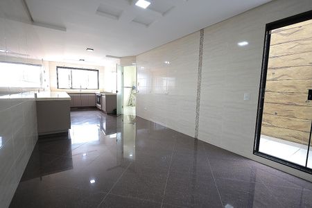 Casa à venda com 310m², 3 quartos e 6 vagas Casa à venda com 310m², 3 quartos e 6 vagasCozinha