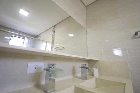 Casa à venda com 310m², 3 quartos e 6 vagas Casa à venda com 310m², 3 quartos e 6 vagasBanheiro Suíte