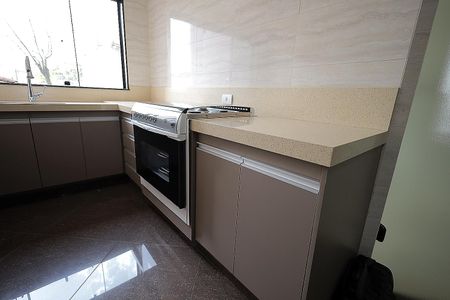 Casa à venda com 310m², 3 quartos e 6 vagas Casa à venda com 310m², 3 quartos e 6 vagasCozinha
