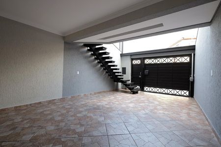 Casa à venda com 310m², 3 quartos e 6 vagas Casa à venda com 310m², 3 quartos e 6 vagasGaragem