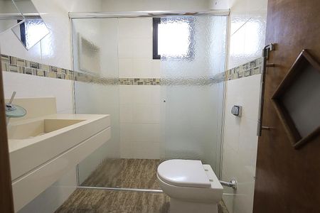 Casa à venda com 310m², 3 quartos e 6 vagas Casa à venda com 310m², 3 quartos e 6 vagasBanheiro 3