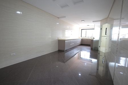 Casa à venda com 310m², 3 quartos e 6 vagas Casa à venda com 310m², 3 quartos e 6 vagasCozinha
