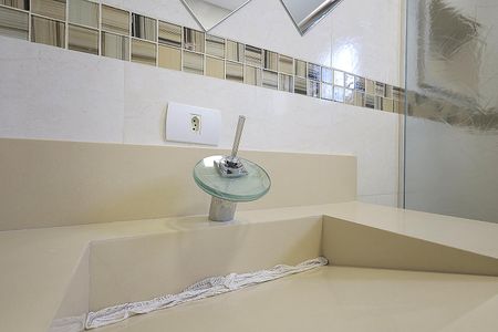 Casa à venda com 310m², 3 quartos e 6 vagas Casa à venda com 310m², 3 quartos e 6 vagasBanheiro 3