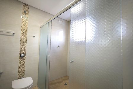 Casa à venda com 310m², 3 quartos e 6 vagas Casa à venda com 310m², 3 quartos e 6 vagasBanheiro Suíte