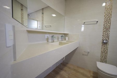 Casa à venda com 310m², 3 quartos e 6 vagas Casa à venda com 310m², 3 quartos e 6 vagasBanheiro Suíte
