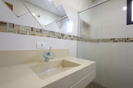 Casa à venda com 310m², 3 quartos e 6 vagas Casa à venda com 310m², 3 quartos e 6 vagasBanheiro 3