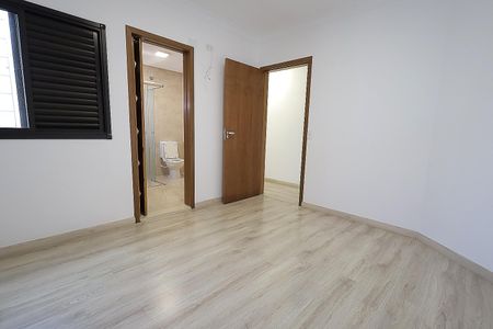 Casa à venda com 310m², 3 quartos e 6 vagas Casa à venda com 310m², 3 quartos e 6 vagasQuarto Suíte 2