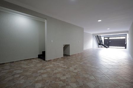 Casa à venda com 310m², 3 quartos e 6 vagas Casa à venda com 310m², 3 quartos e 6 vagasGaragem