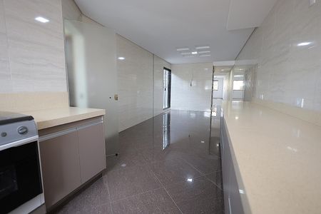 Casa à venda com 310m², 3 quartos e 6 vagas Casa à venda com 310m², 3 quartos e 6 vagasCozinha
