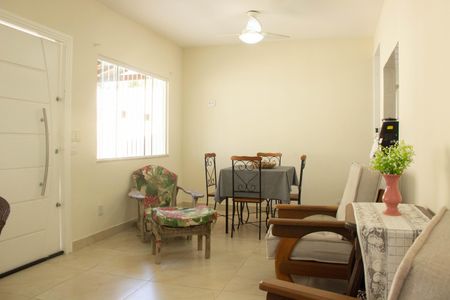 Casa para alugar com 120m², 3 quartos e 3 vagasSala