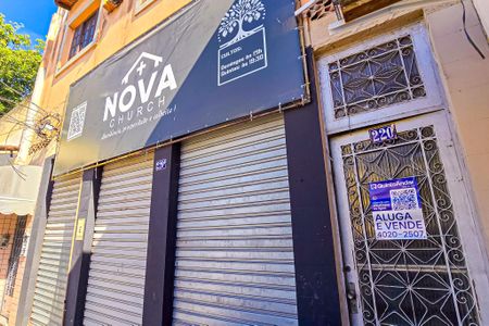 Casa à venda com 89m², 2 quartos e sem vaga Casa à venda com 89m², 2 quartos e sem vagaFachada do Prédio com placa