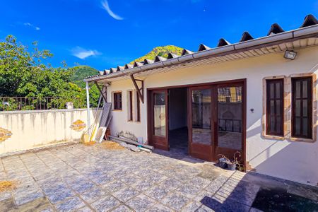 Casa à venda com 89m², 2 quartos e sem vaga Casa à venda com 89m², 2 quartos e sem vagaTerraço