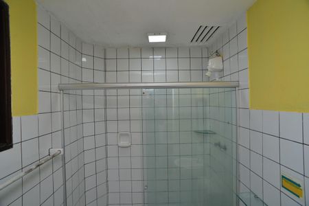 Banheiro de kitnet/studio para alugar com 1 quarto, 42m² em Barra da Tijuca, Rio de Janeiro