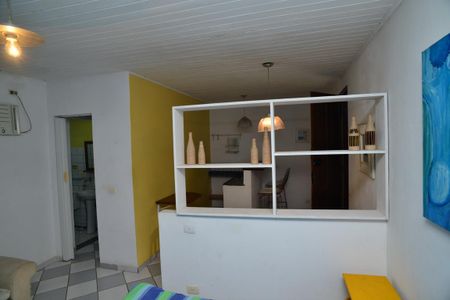Sala de kitnet/studio para alugar com 1 quarto, 42m² em Barra da Tijuca, Rio de Janeiro