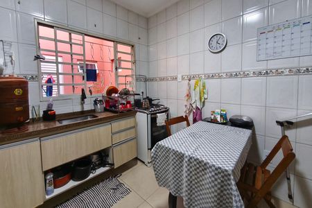 Casa à venda com 166m², 4 quartos e 3 vagas Casa à venda com 166m², 4 quartos e 3 vagasCozinha