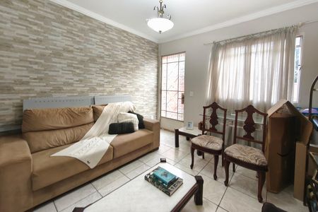 Casa à venda com 166m², 4 quartos e 3 vagas Casa à venda com 166m², 4 quartos e 3 vagas Sala de Estar