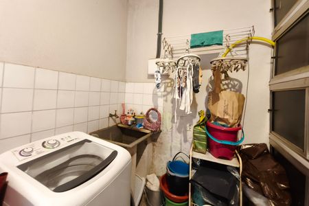 Casa à venda com 166m², 4 quartos e 3 vagas Casa à venda com 166m², 4 quartos e 3 vagasÁrea de Serviço