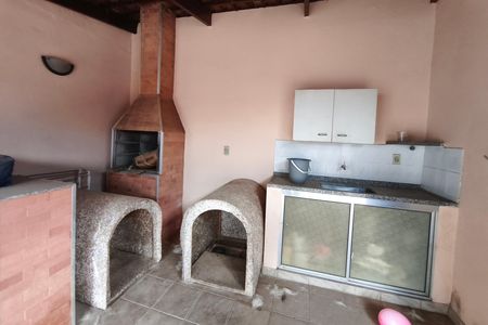 Casa à venda com 166m², 4 quartos e 3 vagas Casa à venda com 166m², 4 quartos e 3 vagasÁrea gourmet