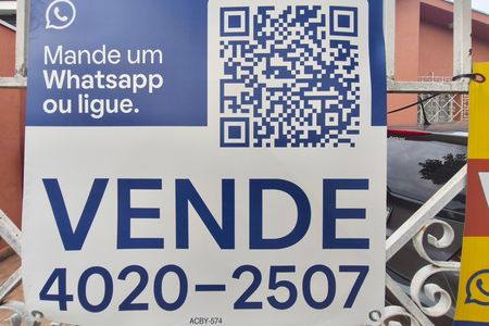 Casa à venda com 166m², 4 quartos e 3 vagas Casa à venda com 166m², 4 quartos e 3 vagasPLACA INSTALADA NA FACHADA