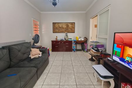 Casa à venda com 166m², 4 quartos e 3 vagas Casa à venda com 166m², 4 quartos e 3 vagas Sala de TV