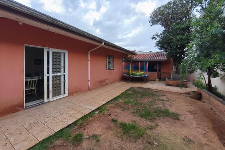 Casa à venda com 166m², 4 quartos e 3 vagas Casa à venda com 166m², 4 quartos e 3 vagasQuintal