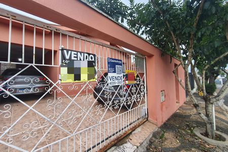 Casa à venda com 166m², 4 quartos e 3 vagas Casa à venda com 166m², 4 quartos e 3 vagasFachada