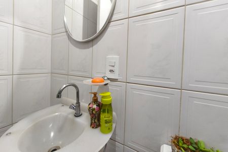 Casa à venda com 166m², 4 quartos e 3 vagas Casa à venda com 166m², 4 quartos e 3 vagasBanheiro de serviço