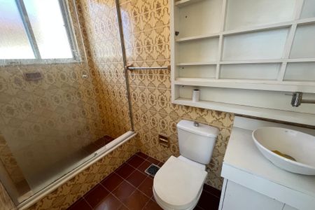 Apartamento à venda com 195m², 3 quartos e 1 vaga Apartamento à venda com 195m², 3 quartos e 1 vagaBanheiro 2