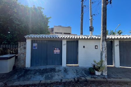 Apartamento à venda com 195m², 3 quartos e 1 vaga Apartamento à venda com 195m², 3 quartos e 1 vagaFachada