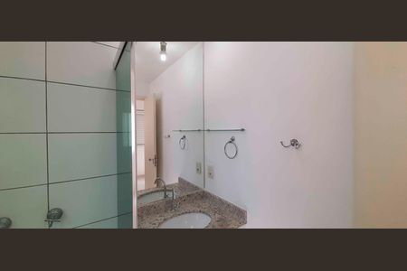 Apartamento à venda com 65m², 3 quartos e 1 vaga Apartamento à venda com 65m², 3 quartos e 1 vagaBanheiro da Suíte
