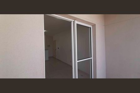 Apartamento à venda com 65m², 3 quartos e 1 vaga Apartamento à venda com 65m², 3 quartos e 1 vagaSacada da Sala