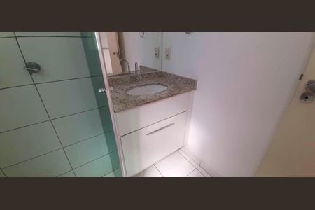 Apartamento à venda com 65m², 3 quartos e 1 vaga Apartamento à venda com 65m², 3 quartos e 1 vagaBanheiro da Suíte