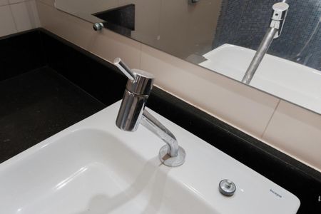 Apartamento para alugar com 67m², 2 quartos e 1 vaga Apartamento para alugar com 67m², 2 quartos e 1 vagaBanheiro