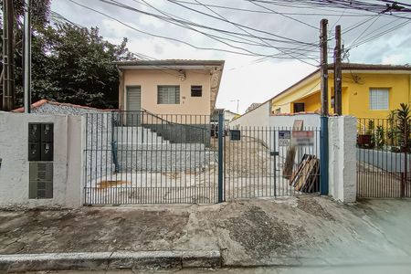 Casa para alugar com 39m², 1 quarto e 1 vaga Casa para alugar com 39m², 1 quarto e 1 vagaFachada