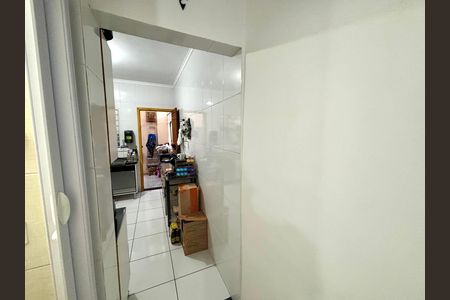 Casa à venda com 63m², 2 quartos e 1 vaga Casa à venda com 63m², 2 quartos e 1 vagaCorredor