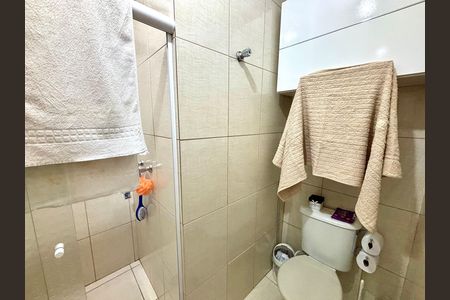 Casa à venda com 63m², 2 quartos e 1 vaga Casa à venda com 63m², 2 quartos e 1 vagaBanheiro