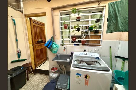 Casa à venda com 63m², 2 quartos e 1 vaga Casa à venda com 63m², 2 quartos e 1 vagaÁrea de Serviço