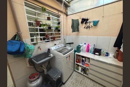 Casa à venda com 63m², 2 quartos e 1 vaga Casa à venda com 63m², 2 quartos e 1 vagaÁrea de Serviço