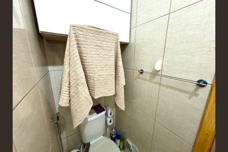 Casa à venda com 63m², 2 quartos e 1 vaga Casa à venda com 63m², 2 quartos e 1 vagaBanheiro