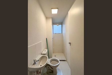Banheiro de apartamento para alugar com 2 quartos, 44m² em Parque Bristol, São Paulo