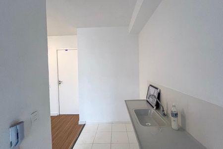 Cozinha de apartamento para alugar com 2 quartos, 44m² em Parque Bristol, São Paulo