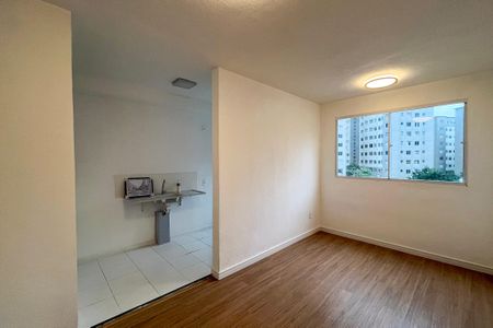 Apartamento à venda com 44m², 2 quartos e sem vaga Apartamento à venda com 44m², 2 quartos e sem vagaSala