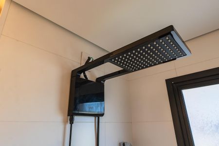 Banheiro de apartamento para alugar com 1 quarto, 47m² em Empresarial 18 do Forte, Barueri