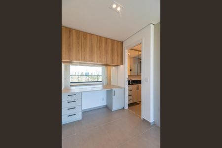 Sala/Quarto de apartamento para alugar com 1 quarto, 47m² em Empresarial 18 do Forte, Barueri