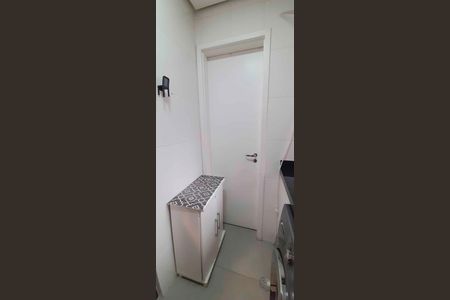 Apartamento para alugar com 108m², 3 quartos e 2 vagas Apartamento para alugar com 108m², 3 quartos e 2 vagasBanheiro da Área de Serviço