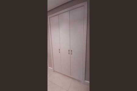 Apartamento para alugar com 108m², 3 quartos e 2 vagas Apartamento para alugar com 108m², 3 quartos e 2 vagasRoupeiro