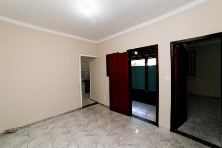 Sala de casa para alugar com 2 quartos, 80m² em Cachoeirinha, Belo Horizonte
