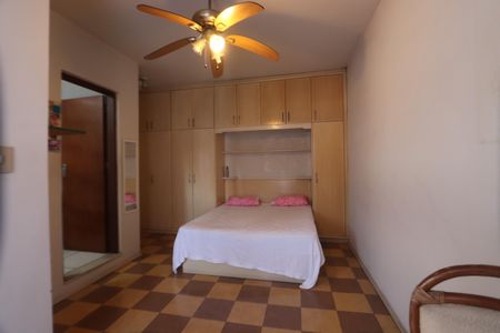 Casa à venda com 150m², 3 quartos e 2 vagasSuíte